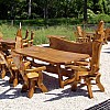 Holztisch mit 2 Bänken und 2 Sessel